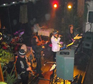 Myslivecký ples - Lukov (15. 1. 2011) – fotka 11