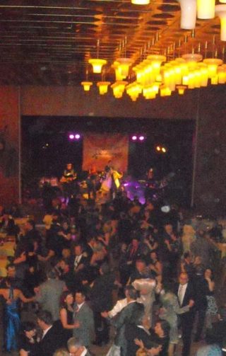 Myslivecký ples - Lukov (15. 1. 2011) – fotka 14