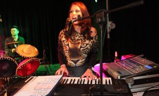 Nitra - Divadelní ples (11. 1. 2013) – fotka 15