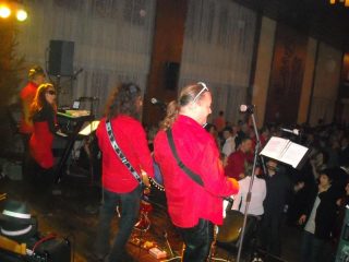Myslivecký ples - Lukov (15. 1. 2011) – fotka 17