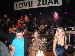 Lukov - Myslivecký ples (12. 1. 2013) – fotka 23